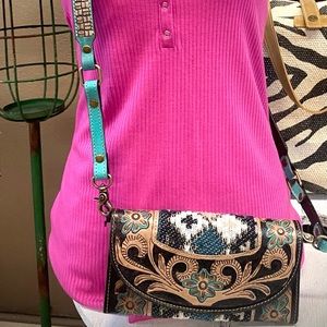 NWT Monologue Convertible Clutch Leather Wallet